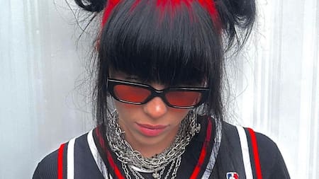 Una lata de gaseosa y una explosión: Billie Eilish sufrió un accidente doméstico