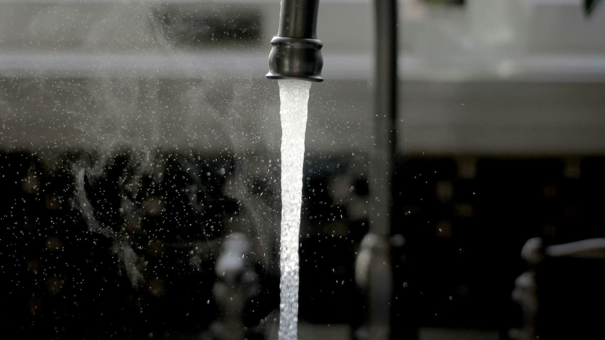 Alerta por contaminación: recomiendan no beber el agua de varias localidades de Buenos Aires por altos niveles de arsénico
