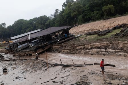 La superficie de agua en la principal zona de la Amazonía brasileña cae al menor nivel en 5 años. EFE