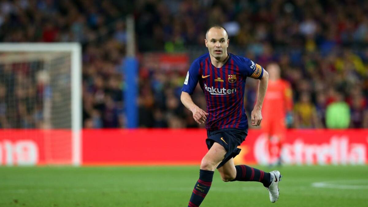 Andrés Iniesta se retira de las canchas. Foto: NA.