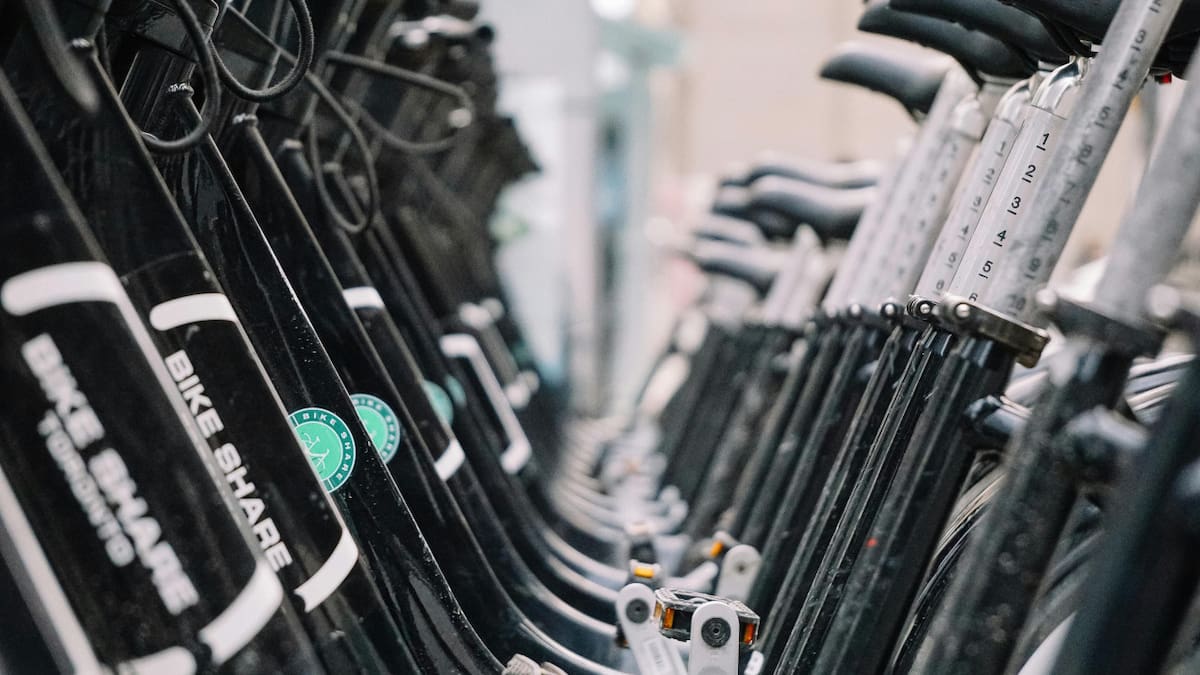 Bicicleta fija. Foto: Pexels.
