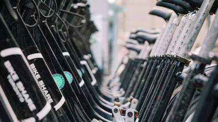 Bicicleta fija. Foto: Pexels.