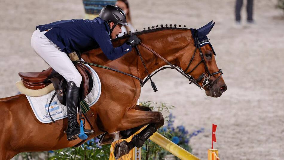 Matías Albarracin en el salto por equipos de Equitación en los Juegos Olímpicos, REUTERS