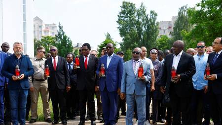 La delegación africana que busca una solución en la guerra entre Ucrania y Rusia. Foto: Reuters.