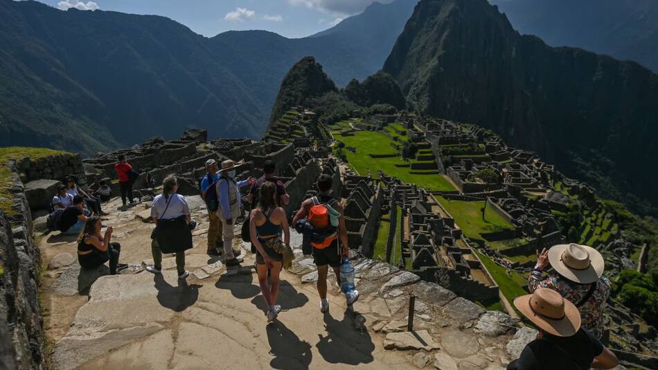 Turistas varados en Machu Picchu. Foto: Reuters