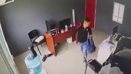 Robo en una carnicería. Foto: captura cámara de seguridad.