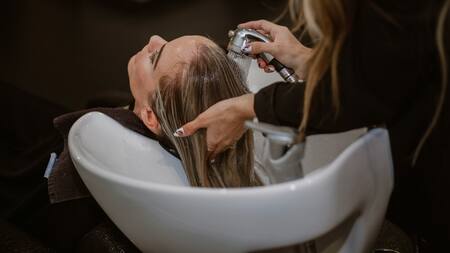 Canas, cabello, tratamiento. Foto: Unsplash