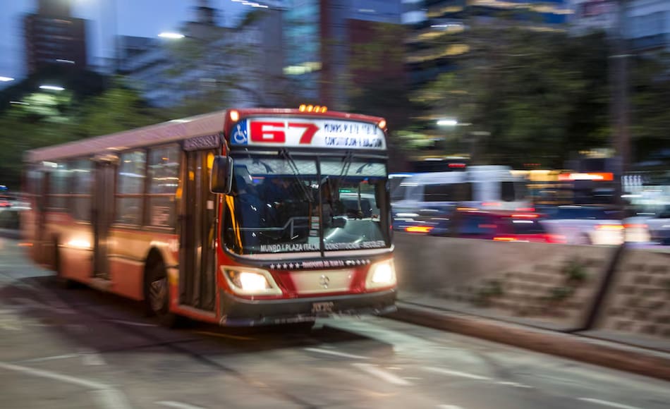 Un colectivo de la línea 67. Foto: NA