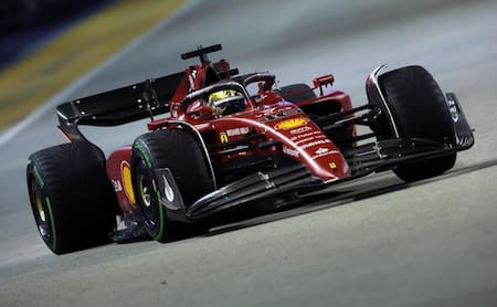 Charles Leclerc en el Gran Premio de Singapur. Foto: REUTERS.
