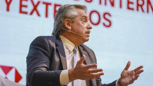 Alberto Fernández aseguró que Sandleris no hizo méritos para continuar en el Banco Central