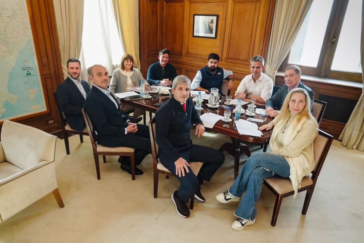 Reunión de la mesa política del Gobierno