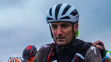Lionel Scaloni en el Desafío Río Pinto de ciclismo. Foto: Instagram @riopinto