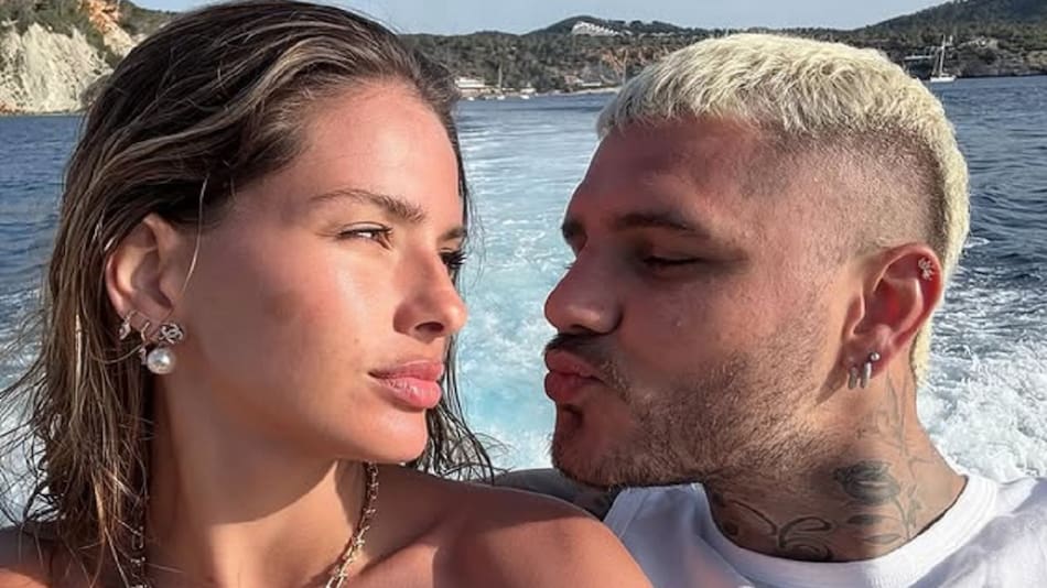 Mauro Icardi y la China Suárez en Ibiza. Foto: Instagram @sangrejaponesa