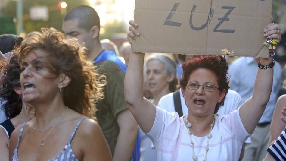Reclamos por falta de luz. Foto: NA.