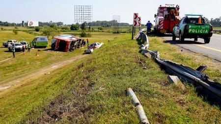 Tragedia en ruta 2, vuelco de micro