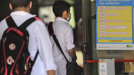 Mochilas escolares: recomendaciones para evitar dolores de espalda