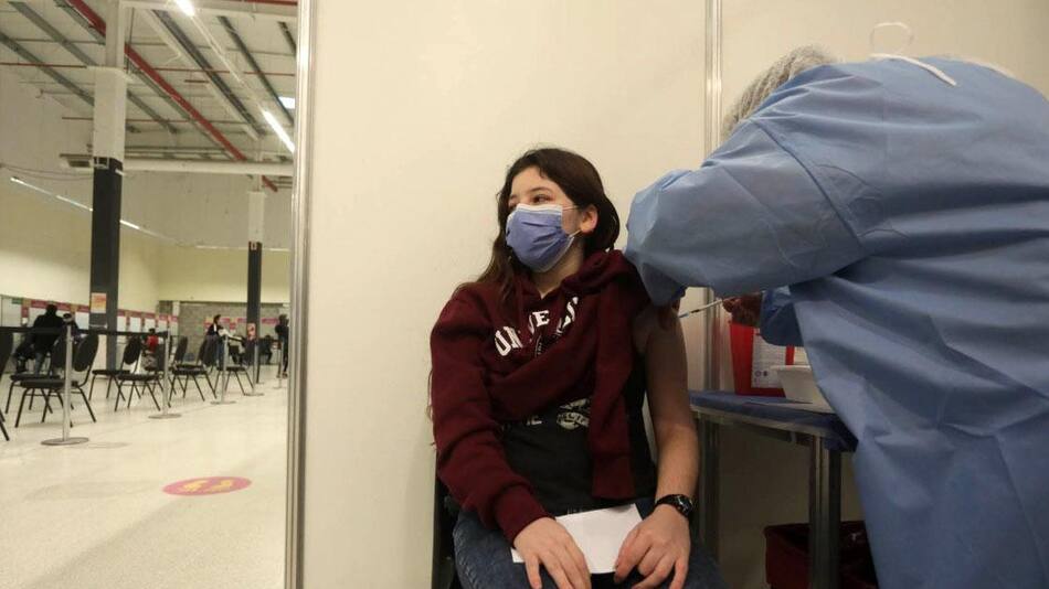 Campaña de vacunación contra el coronavirus para los jóvenes de 18 a 24 años, NA