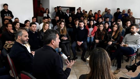 Sergio Massa en Esteban Echeverría junto a jóvenes, Frente Renovador