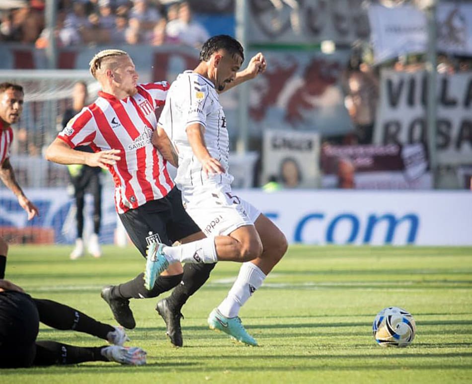 Estudiantes de la Plata ante Platense en el Trofeo de Campeones 2025.