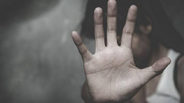 Tiene 12 años y le confesó a su papá que su medio hermano abusó de ella: el hombre la atacó a golpes