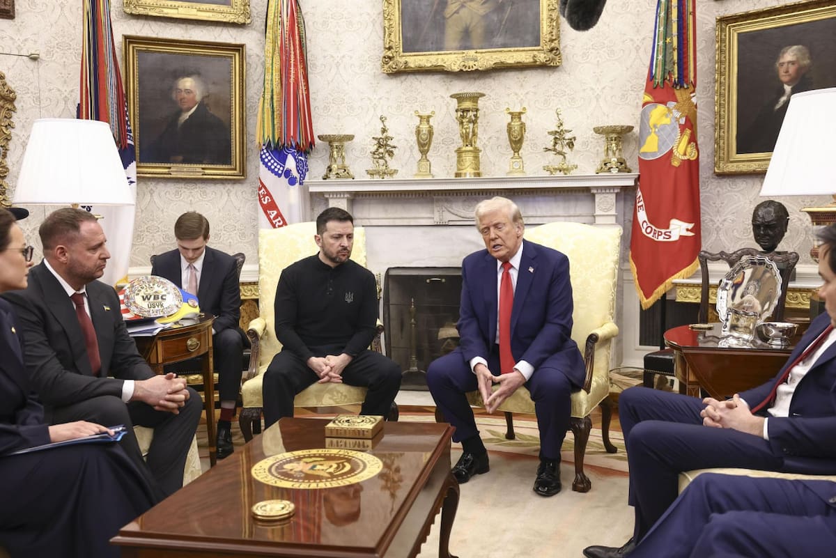 Pelea entre Donald Trump y Volodimir Zelenski. Foto: EFE/Jim Lo Scalzo