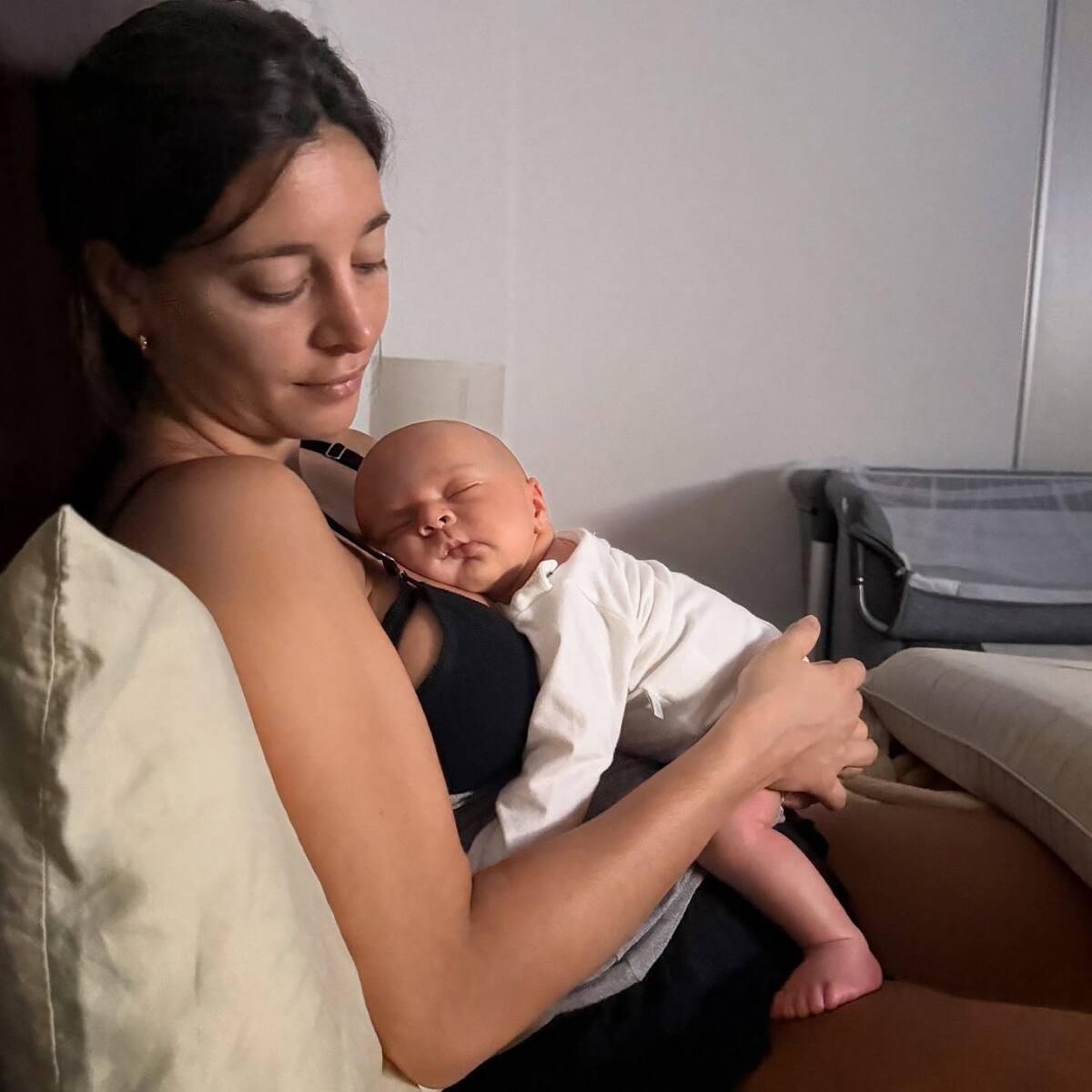 Sol Pérez junto a su bebé Marco. Foto: Instagram.