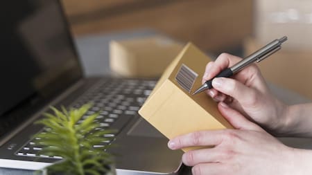 Compras online y envíos internacionales. Foto: Freepik.