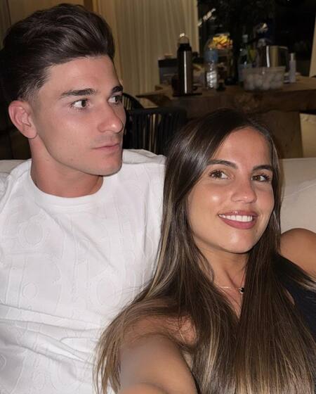 Julián Álvarez y su pareja, Emilia Ferrero. Foto: Instagram / emiliafferro.