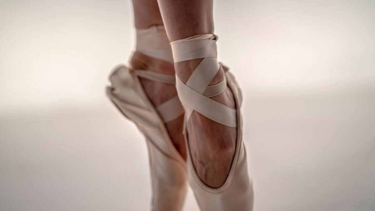 La técnica y gracia del ballet demostró que nunca es tarde para aprender y disfrutar de los beneficios de la danza. Foto: Unsplash.