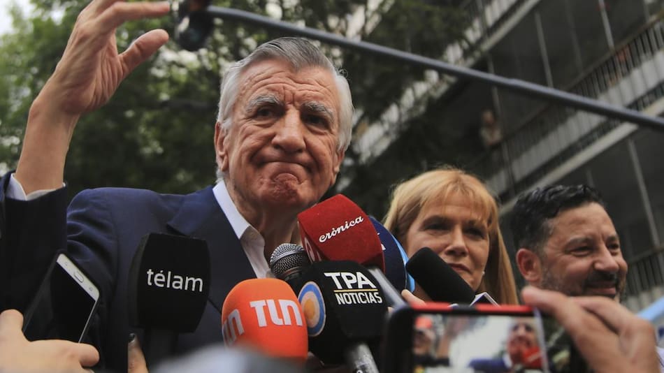 José Luis Gioja - Verónica Magario - Gustavo Menéndez - Intervención del PJ -NA-