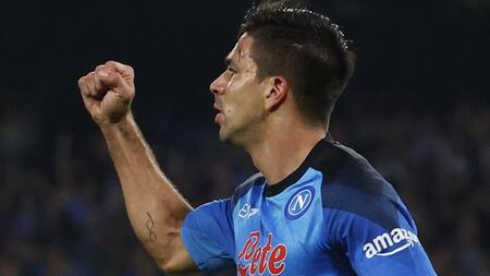 Festejo de Giovanni Simeone para el Napoli ante el Rangers por la Champions League. Foto: REUTERS.