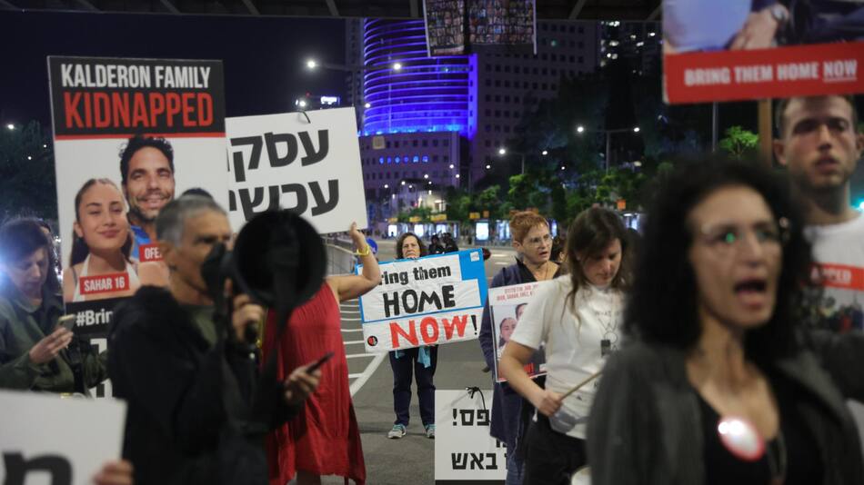 Civiles secuestrados por Hamas. Foto: EFE