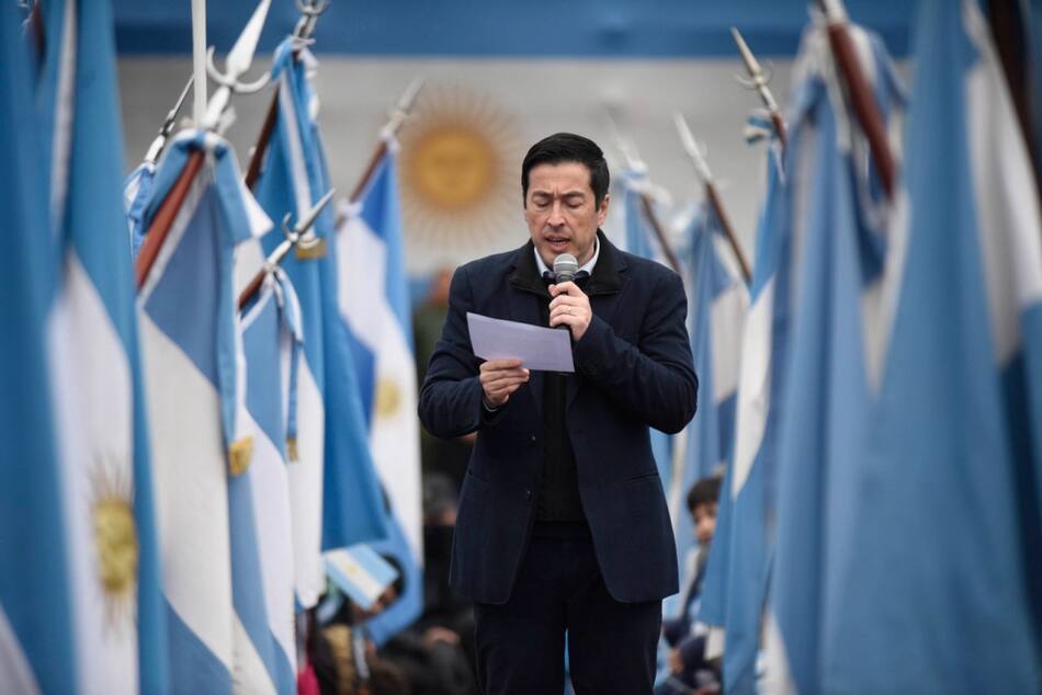 Los alumnos de 4to año de las escuelas primarias de Malvinas Argentinas, realizaron la Promesa de Lealtad a la Bandera