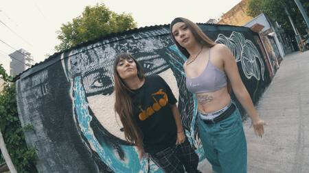 Sara Hebe x Santa Salut