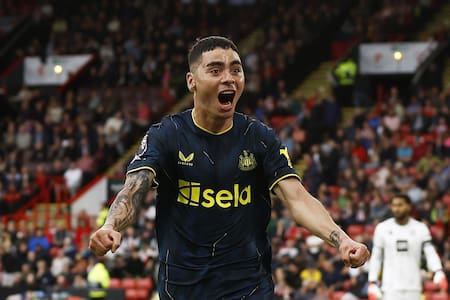 El paraguayo Miguel Almirón marcó en la histórica goleada de Newcastle. Foto: Reuters.
