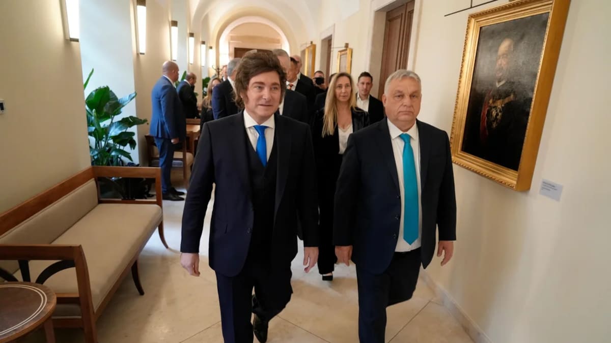 Javier Milei en Hungría junto a Viktor Orbán.