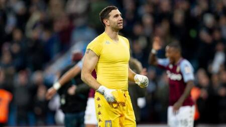 Dibu Martínez, Premier League, NA