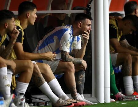 Lionel Messi fue reemplazado en la final de la Copa Argentina. Foto: Reuters