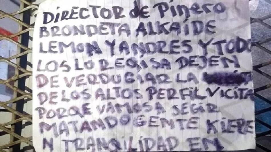 Mensaje amenazante en un colegio de Rosario. Foto: NA.