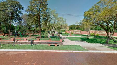 La plaza donde fue atacado en Corrientes. Foto: Google Maps