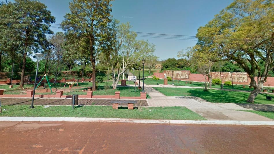 La plaza donde fue atacado en Corrientes. Foto: Google Maps
