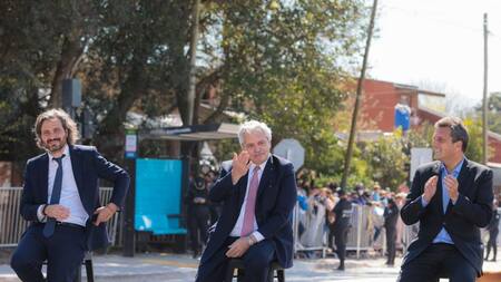 Santiago Cafiero, Alberto Fernández y Sergio Massa en Almirante Brown.