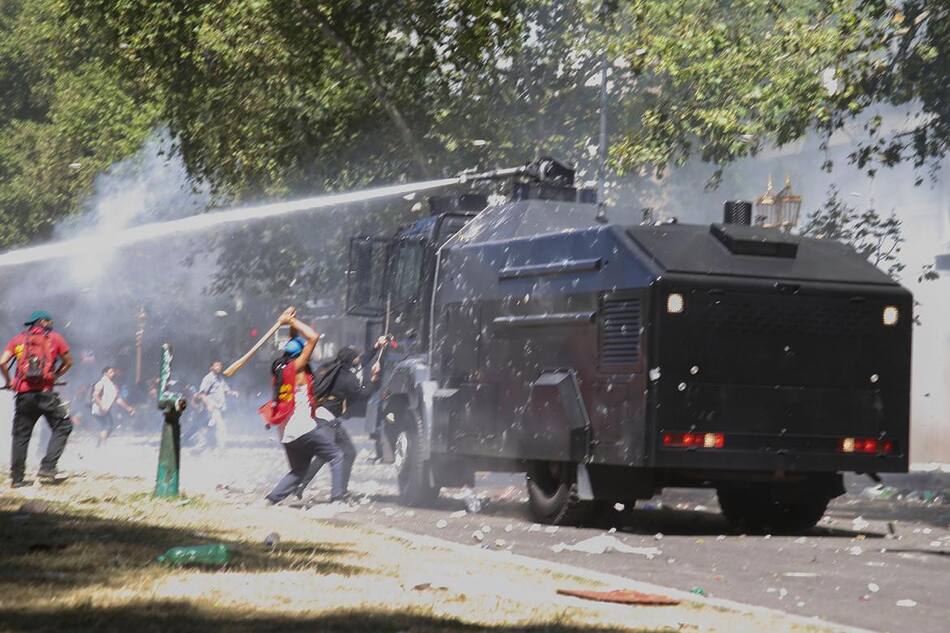 Manifestantes en el Congreso por Reforma Previsional (NA)