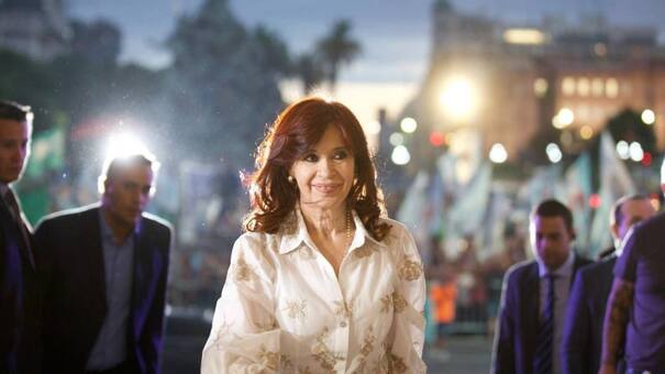 Cristina Kirchner fue sobreseída en la causa por la “Ruta del dinero"