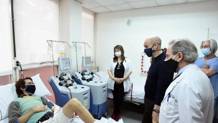 Horacio Rodriguez Larreta en el Hospital Durand, que es el lugar donde se reciben las donaciones de plasma de personas que tuvieron coronavirus y se recuperaron, Foto NA