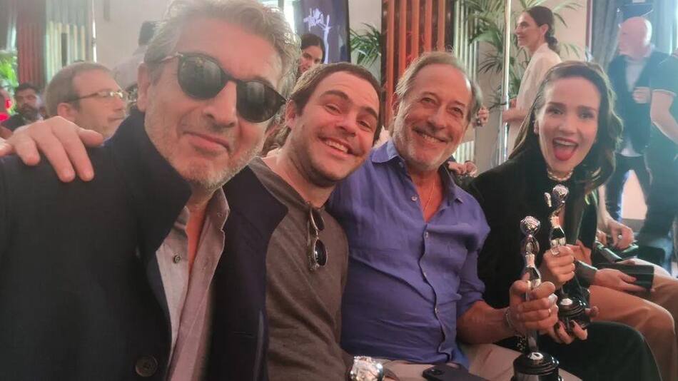 Ricardo Darín, Peter Lanzani, Guillermo Francella y Natalia Oreiro en los Premios Platino del Público. Foto: Instagram @premios_platino.