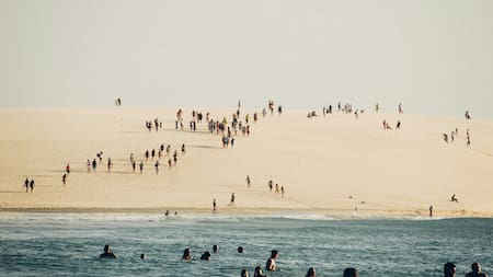 Arena blanca, clima cálido y paisajes paradisíacos: las mejores playas del noreste de Brasil para visitar este verano en familia