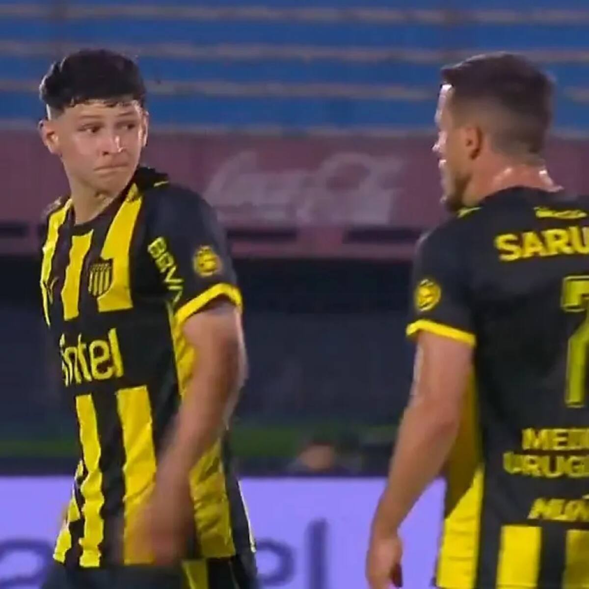 El mal momento de Leonel Jaime en pleno partido de Peñarol.