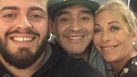 Diego Junior junto a Diego Maradona y Cristiana Sinagra