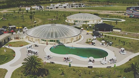 La escapada ideal para el otoño: termas poco conocidas y baratas, muy cerca de la Ciudad de Buenos Aires